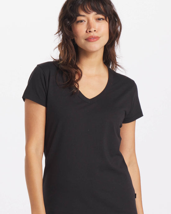 Women's V-Neck Alpaca Shirt Tees | PAKA®